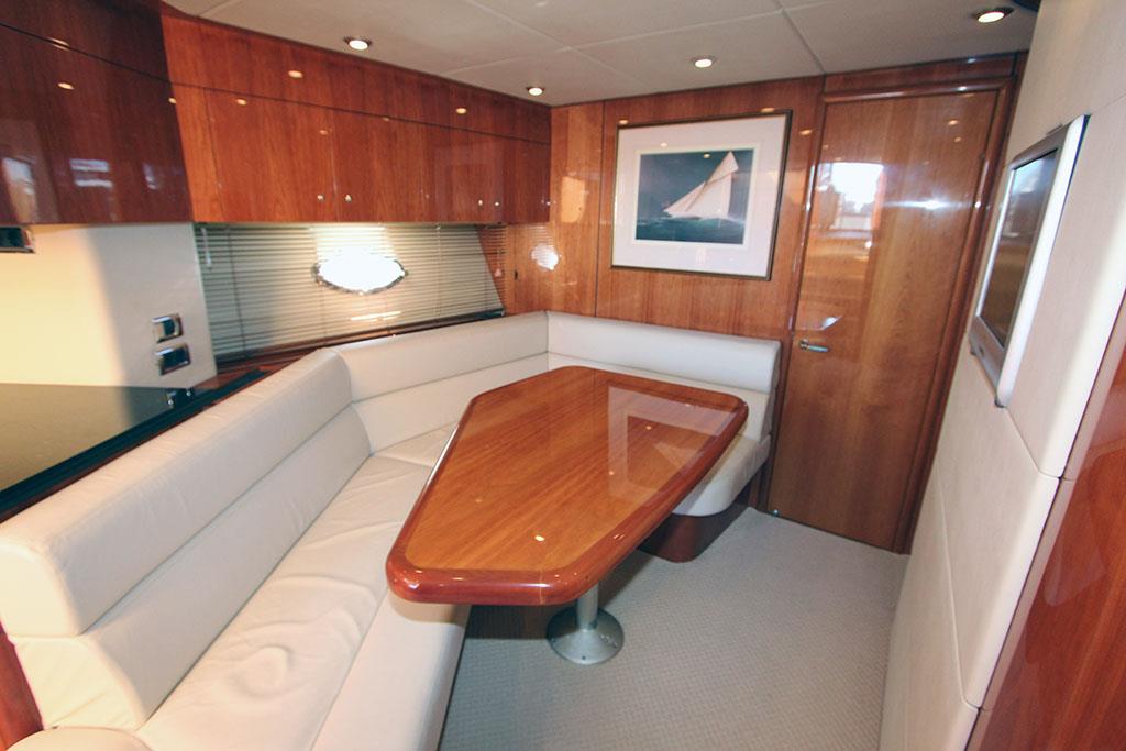 2005 SUNSEEKER PREDATOR 72 